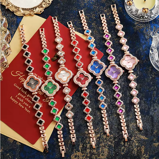 Women's Clover Bracelet Quartz Watches Green Gemstone Stainless Steel Band Women Wrist Watches