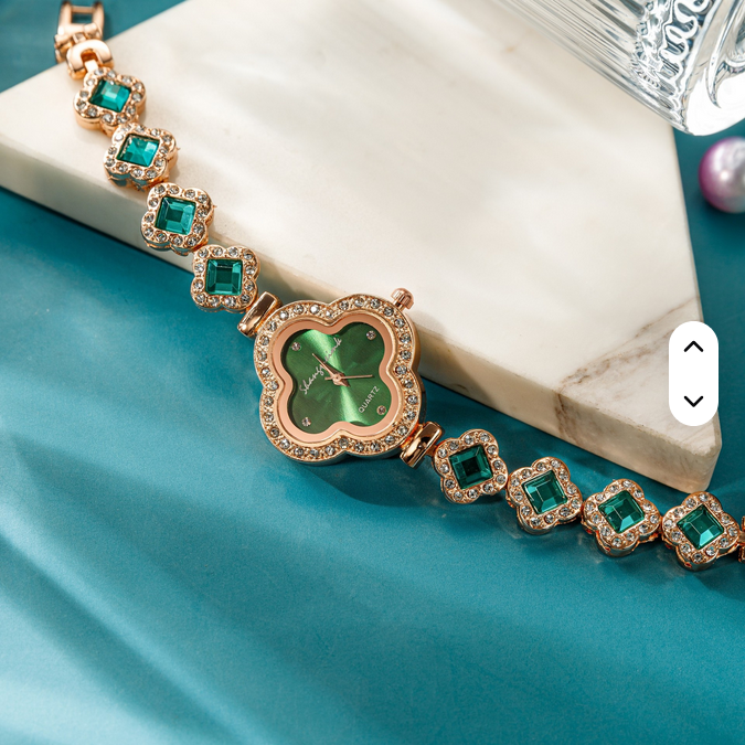 Women's Clover Bracelet Quartz Watches Green Gemstone Stainless Steel Band Women Wrist Watches